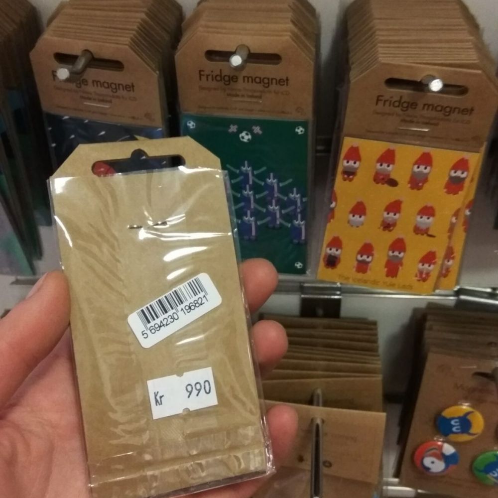 Магнитик 990 крон в Исландии, сделан в Китае