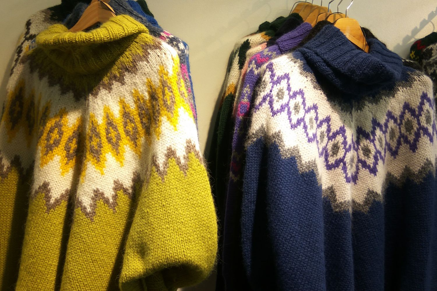 Лопапейса в исполнении местного дизайнера, магазин в центре Рейкъявика.